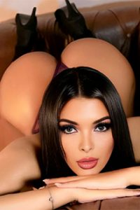 Avena Faites venir l'escorte Avena à Berlin chez vous pour éjaculer sur ses magnifiques fesses